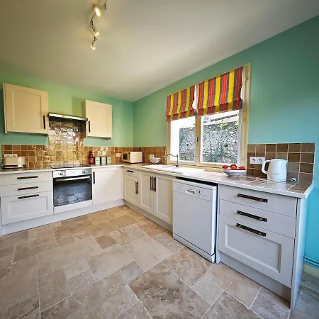 بيت للعطل In Charming Village, With Private Pool